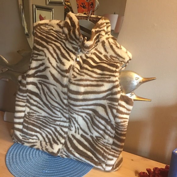 Animal print vest - Picture 2 of 3